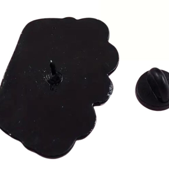 Cats in a Basket Enamel Pin - Cute Knitting Yarn Cat Lover - Picture 2 of 3